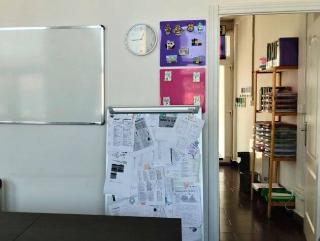 interior de una academia de idiomas en Eibar